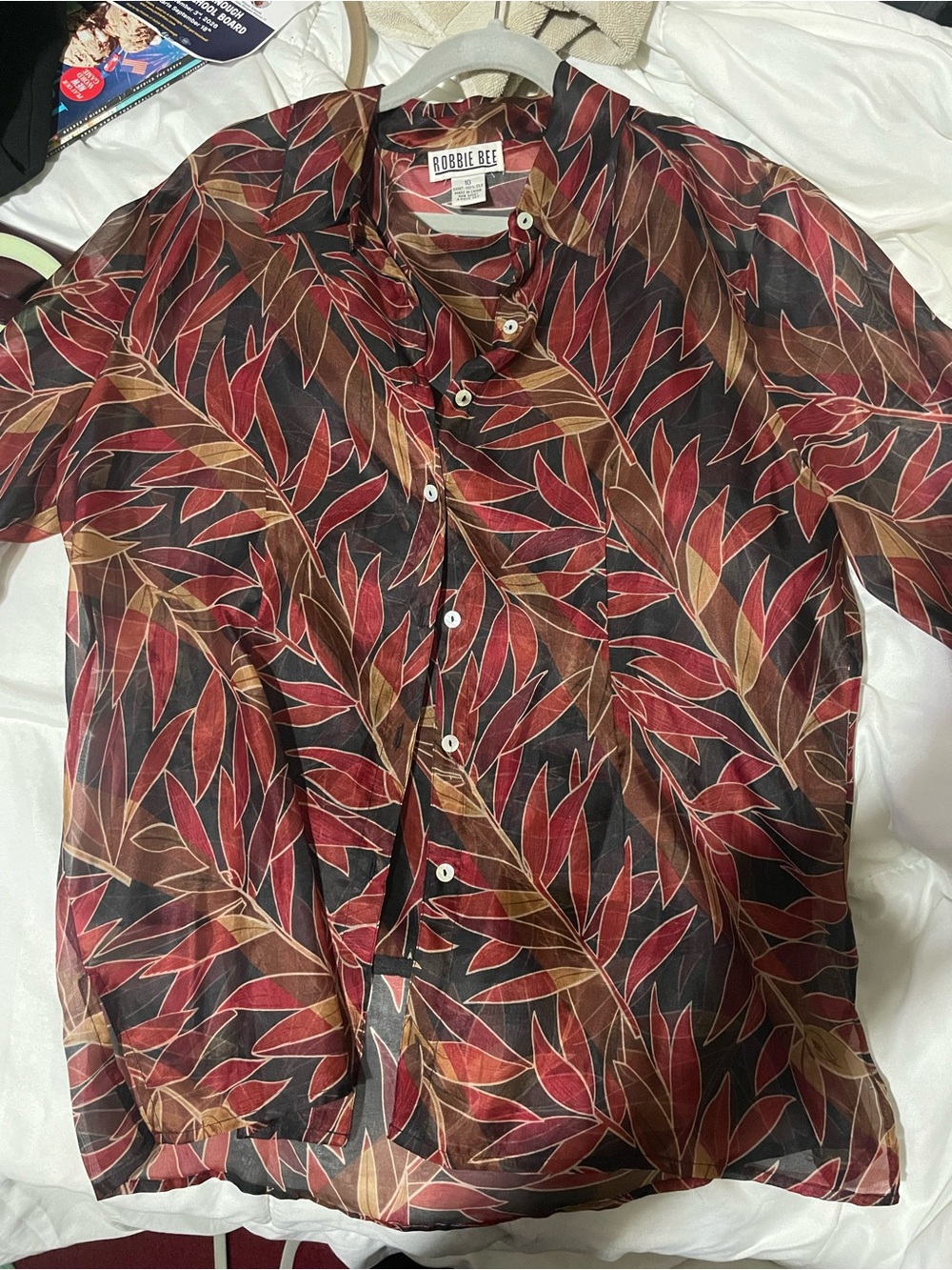 Robbie Bee Women’s Red & Brown Leaf-Print Button-Up Shirt